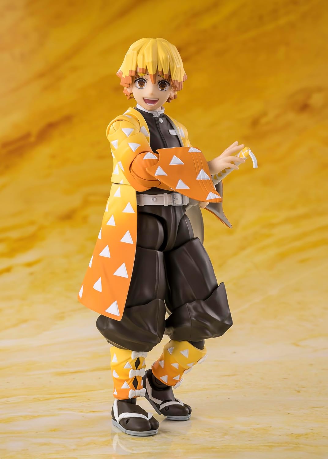 BANDAI S.H.Figuarts Demon Slayer Zenitsu Agatsuma Kimetsu Yaiba Figure From JPN