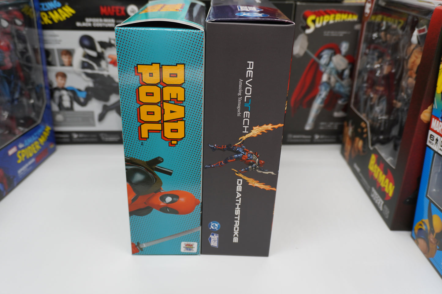 Revoltech Deathstroke Ver.1.5 & MAFEX Deadpool Gurihiru Ver. Action Figure Set