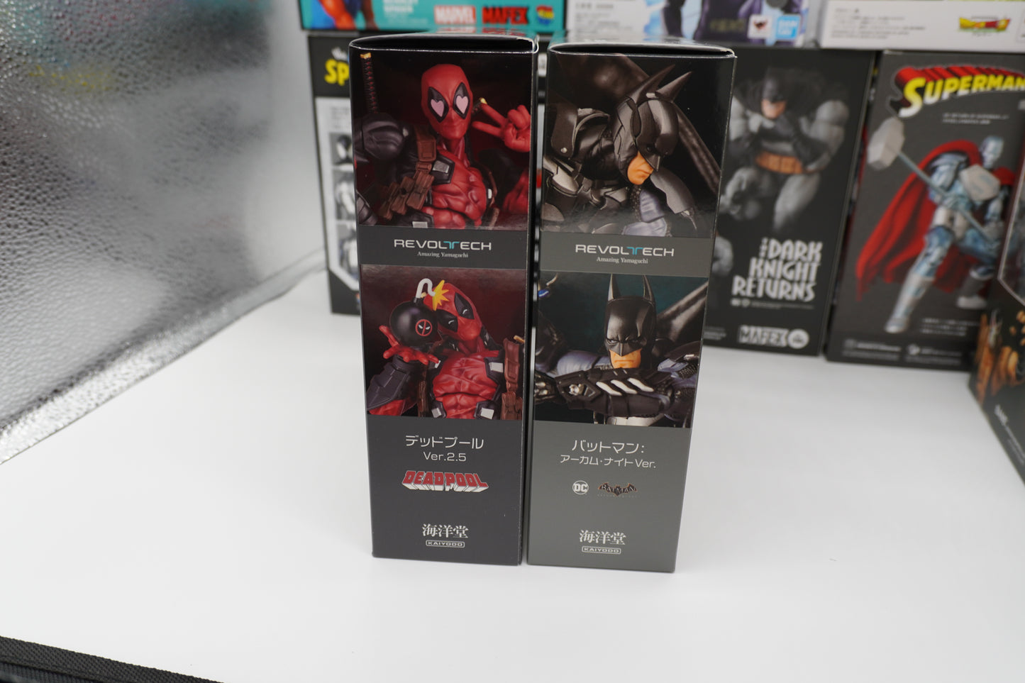 Revoltech Amazing Yamaguchi Deadpool Ver.2.5 & Batman Arkham Knight Ver. Figure