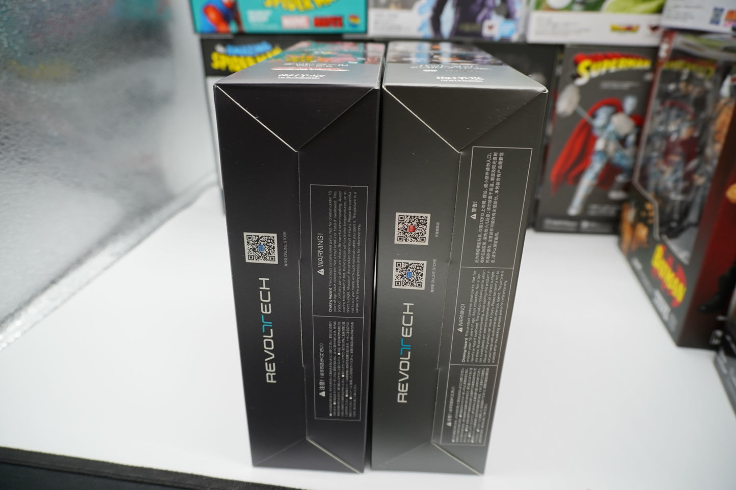 Revoltech Amazing Yamaguchi Deadpool Ver.2.5 & Batman Arkham Knight Ver. Figure