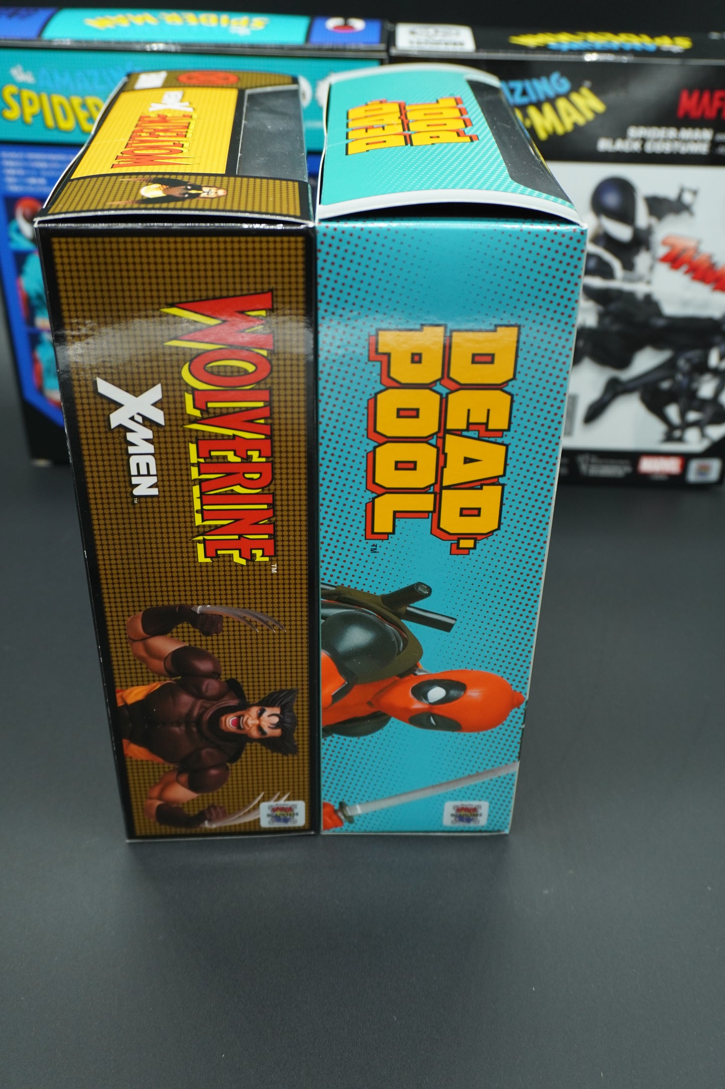MAFEX 082 Deadpool Gurihiru Art Ver & 138 Wolverine Brown Comic Ver Figure Set