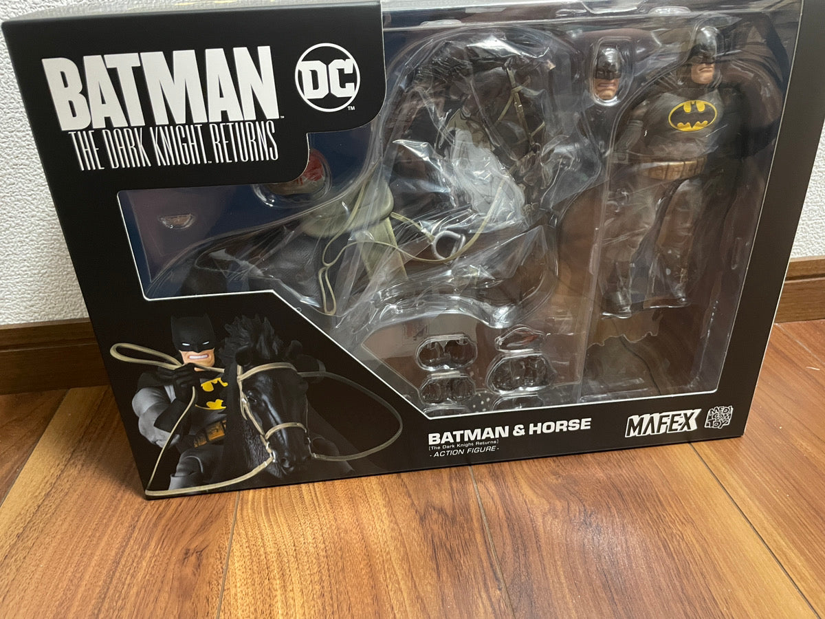 MEDICOM TOY MAFEX The Dark Knight Returns BATMAN & HORSE (The Dark Knight Returns)
