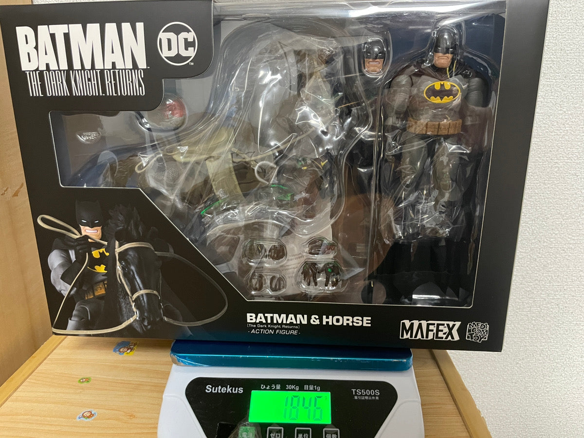 MEDICOM TOY MAFEX The Dark Knight Returns BATMAN & HORSE (The Dark Knight Returns)