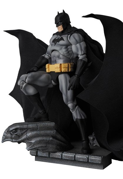 MAFEX No.126 Batman Hush Black Ver. Action Figure Reissue November 2025 from JPN