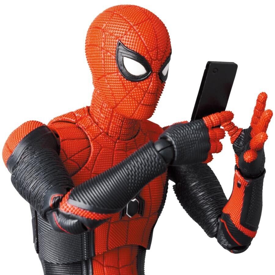 No.194 MAFEX SPIDER-MAN UPGRADED SUIT (NO WAY HOME) by MEDICOM TOY