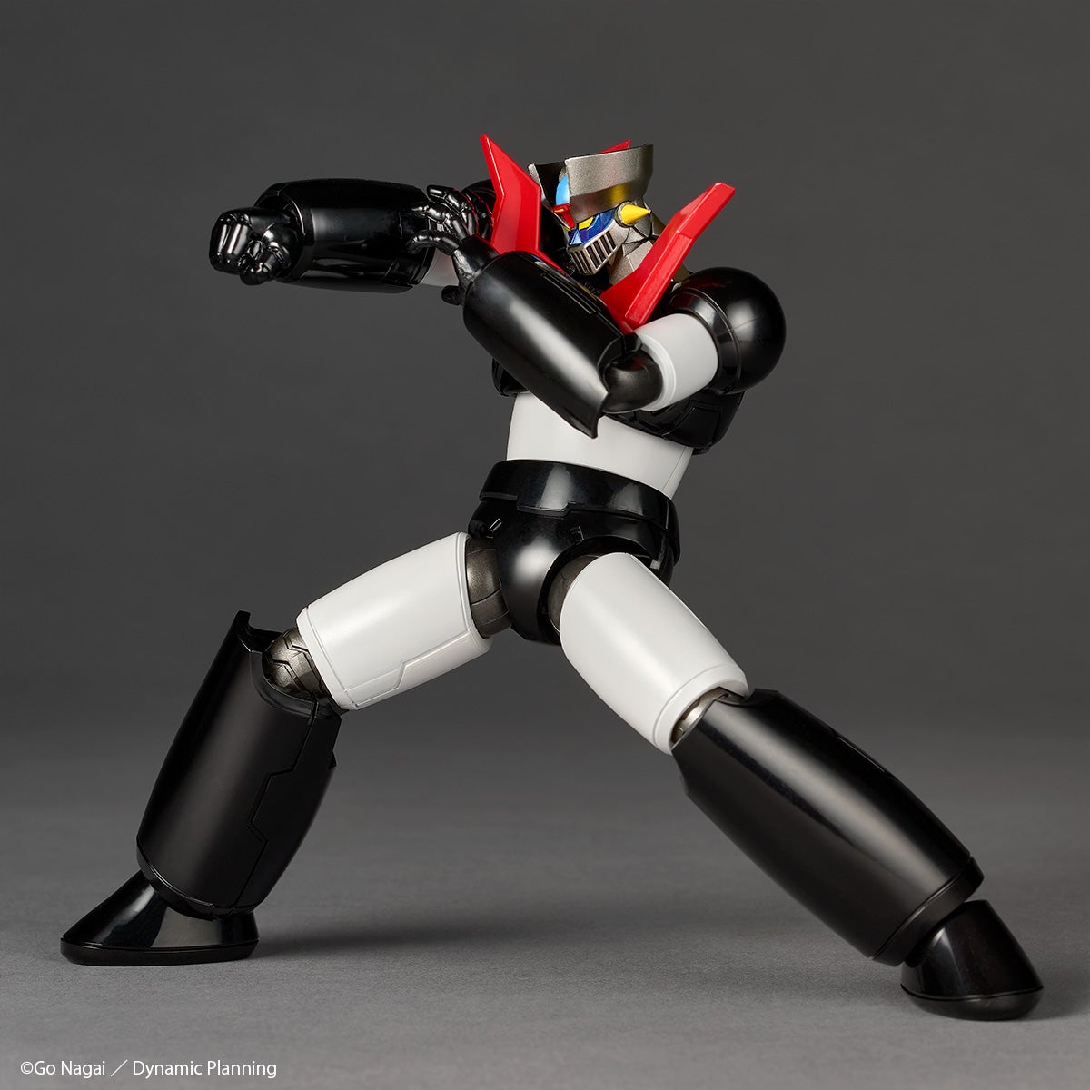 Revoltech Amazing Yamaguchi Mazinger Z New Color Ver. Black & White Kaiyodo Store Exclusive from Japan