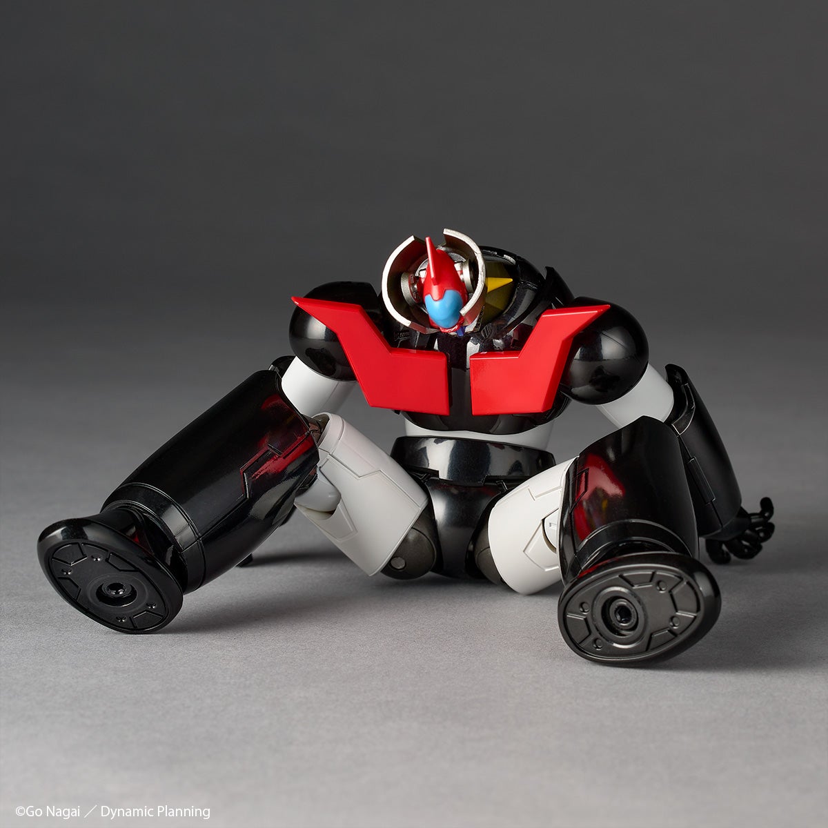 Revoltech Amazing Yamaguchi Mazinger Z New Color Ver. Black & White Kaiyodo Store Exclusive from Japan