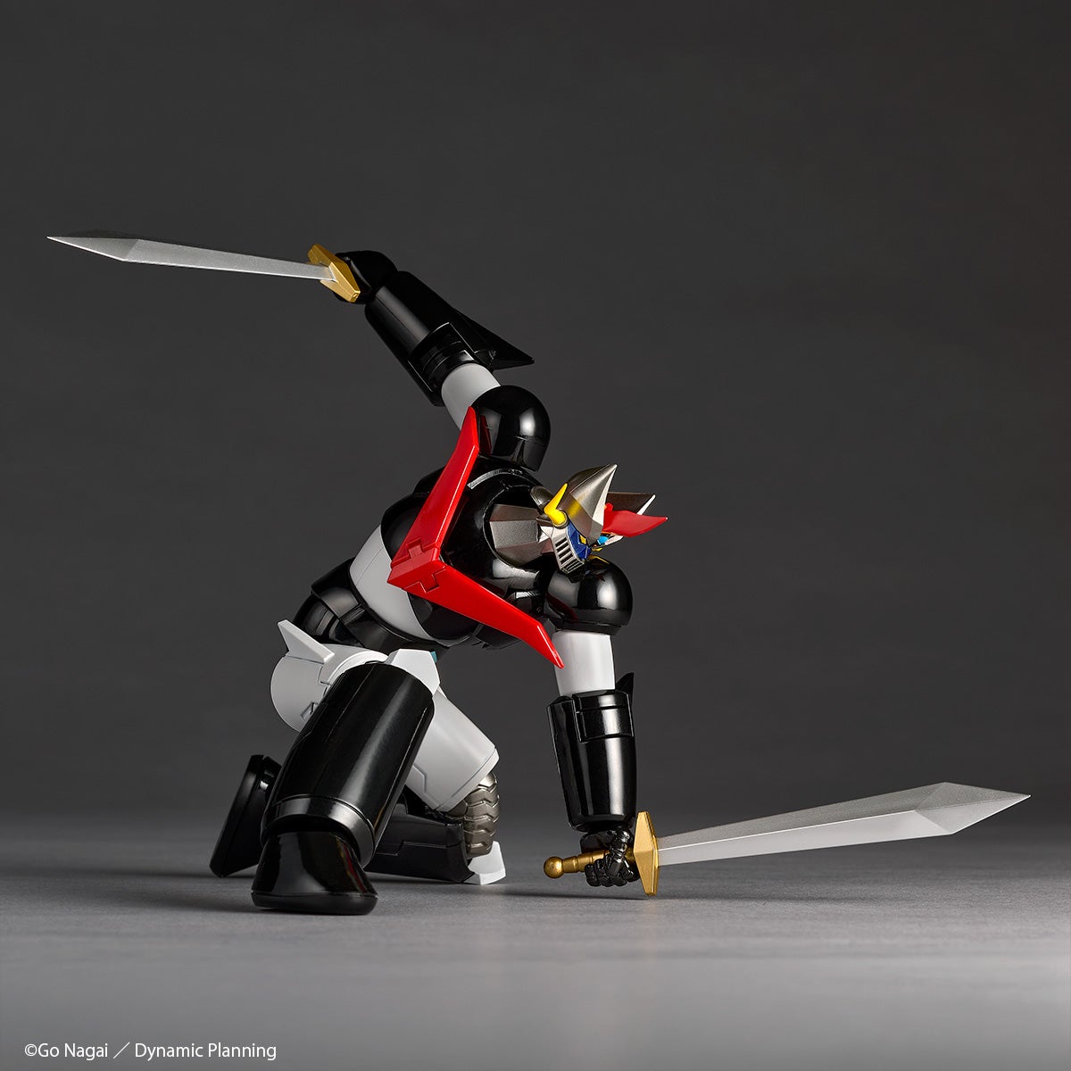 Revoltech Amazing Yamaguchi Great Mazinger New Color Ver. Black & White Kaiyodo Store Exclusive from Japan