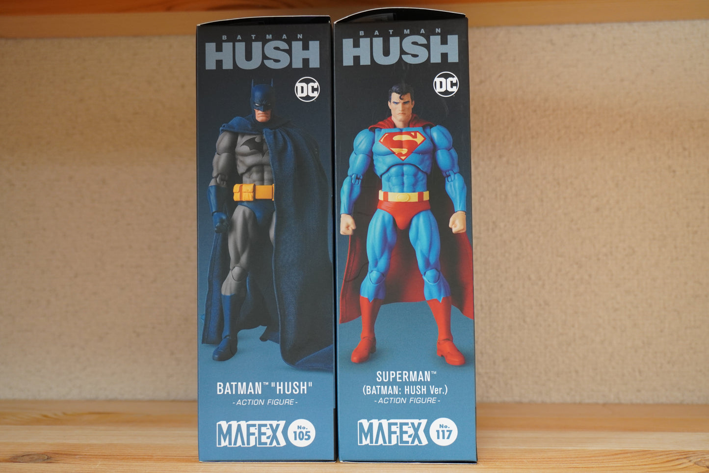 MAFEX Superman (HUSH Ver.) & MAFEX No.105 Batman (HUSH) Figure Set USED