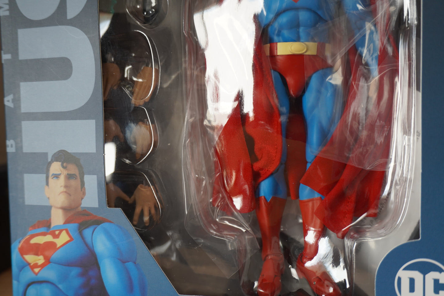 MAFEX Superman (HUSH Ver.) & MAFEX No.105 Batman (HUSH) Figure Set USED