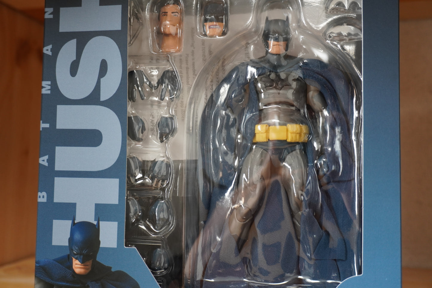 MAFEX Superman (HUSH Ver.) & MAFEX No.105 Batman (HUSH) Figure Set USED