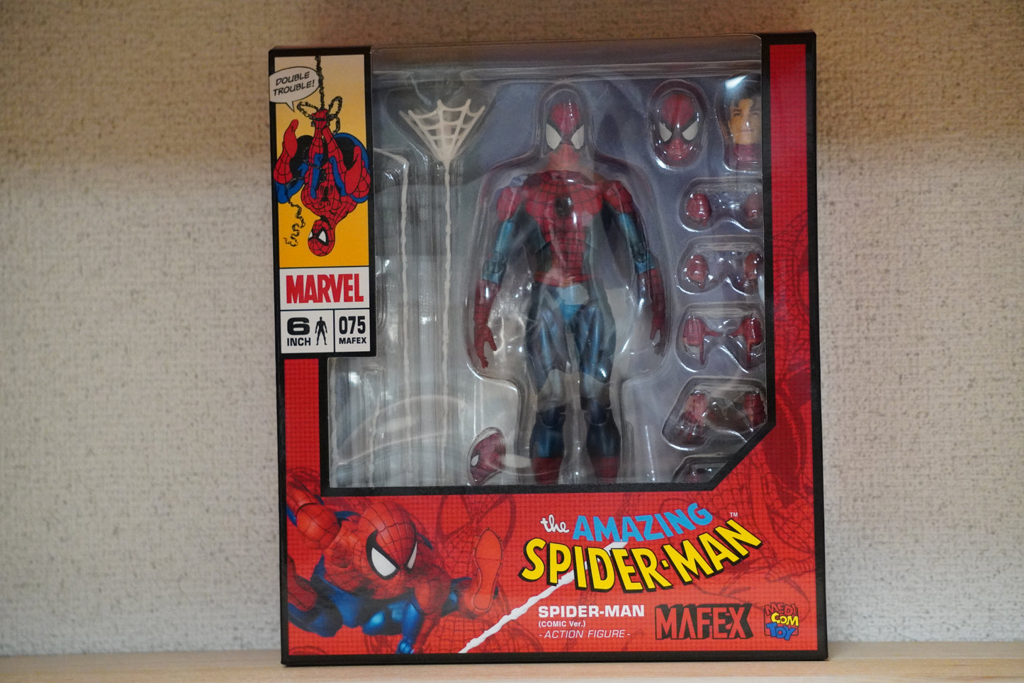 Medicom Toy MAFEX No.075 Spider-Man (Comic Ver.) Peter Parker Action Figure