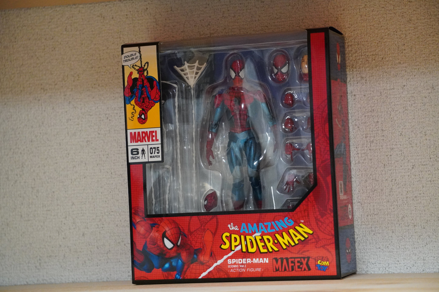 Medicom Toy MAFEX No.075 Spider-Man (Comic Ver.) Peter Parker Action Figure