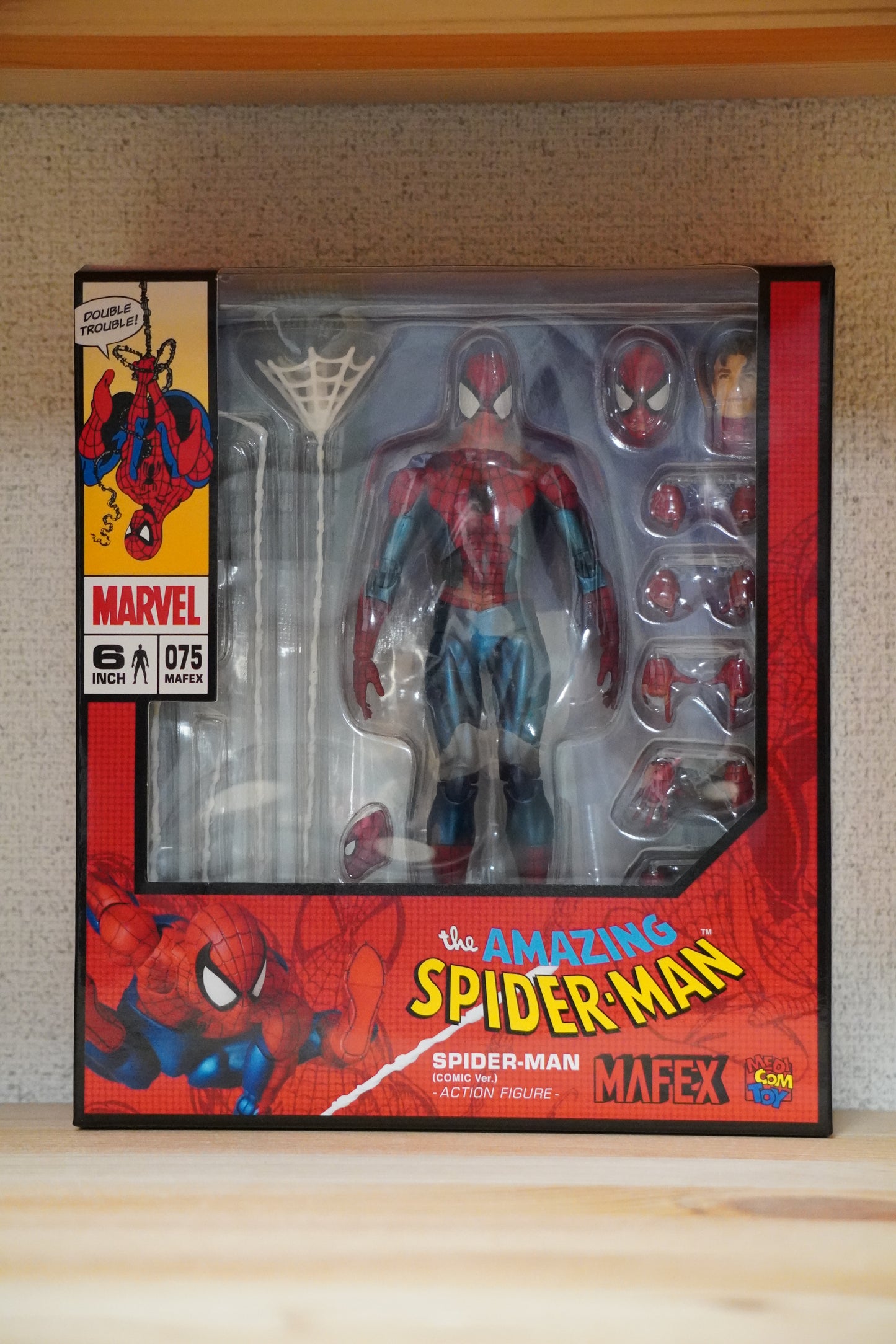 Medicom Toy MAFEX No.075 Spider-Man (Comic Ver.) Peter Parker Action Figure