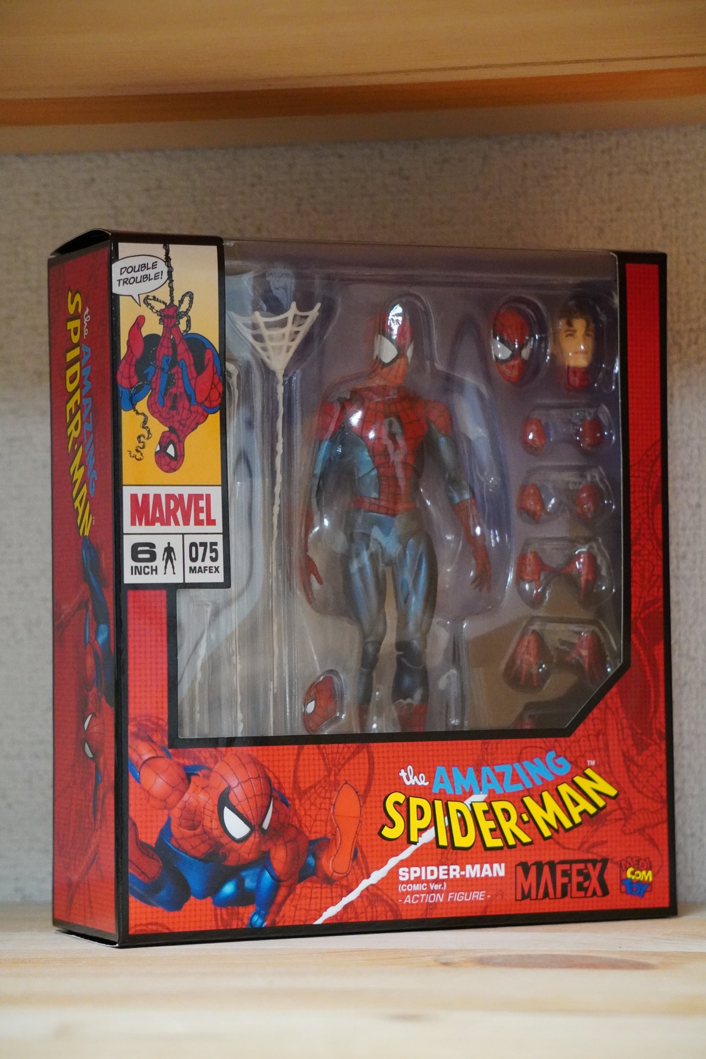 Medicom Toy MAFEX No.075 Spider-Man (Comic Ver.) Peter Parker Action Figure