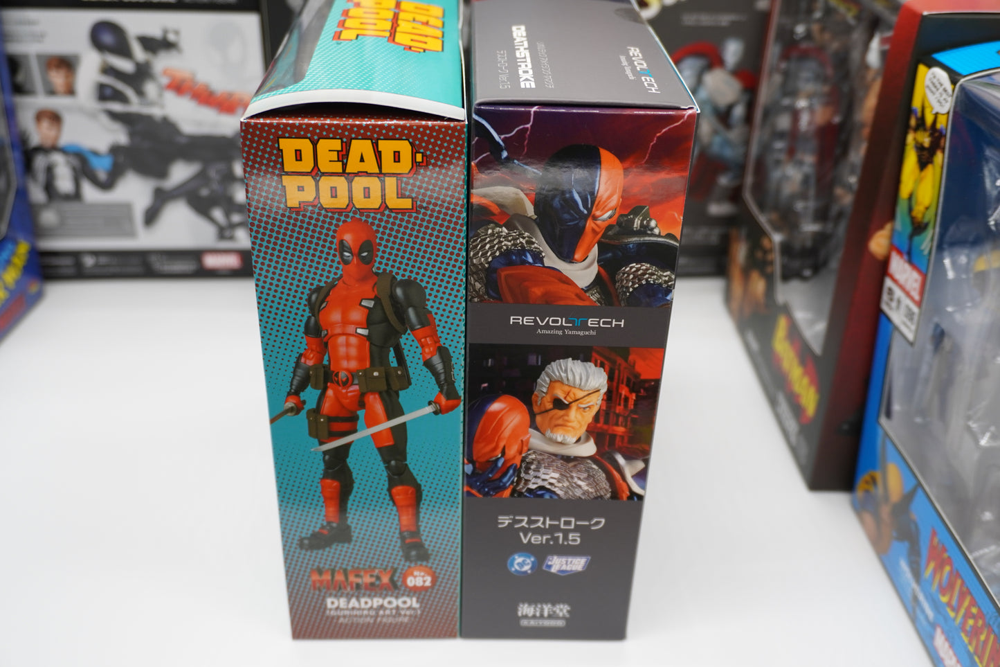 Revoltech Deathstroke Ver.1.5 & MAFEX Deadpool Gurihiru Ver. Action Figure Set