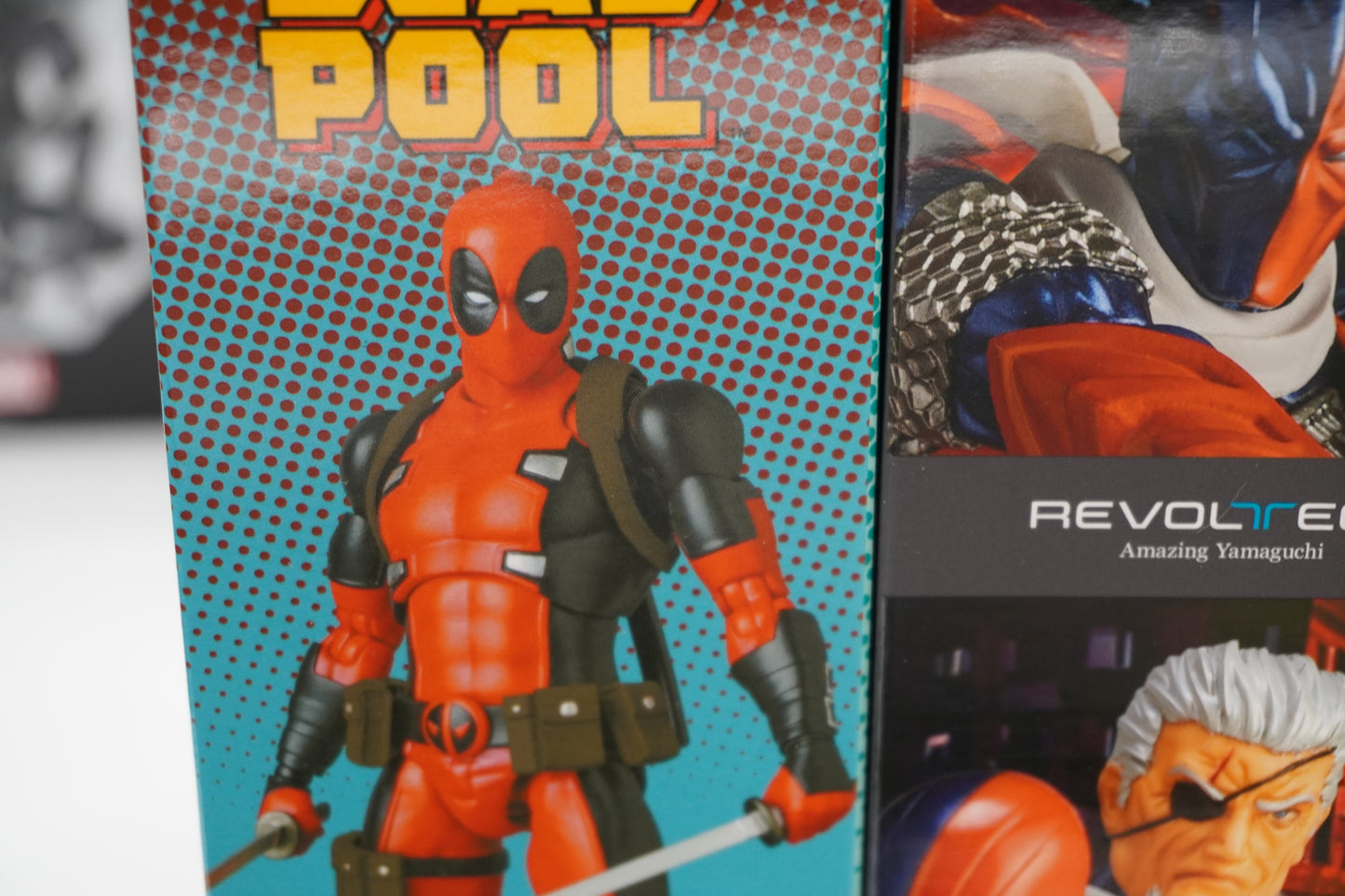Revoltech Deathstroke Ver.1.5 & MAFEX Deadpool Gurihiru Ver. Action Figure Set