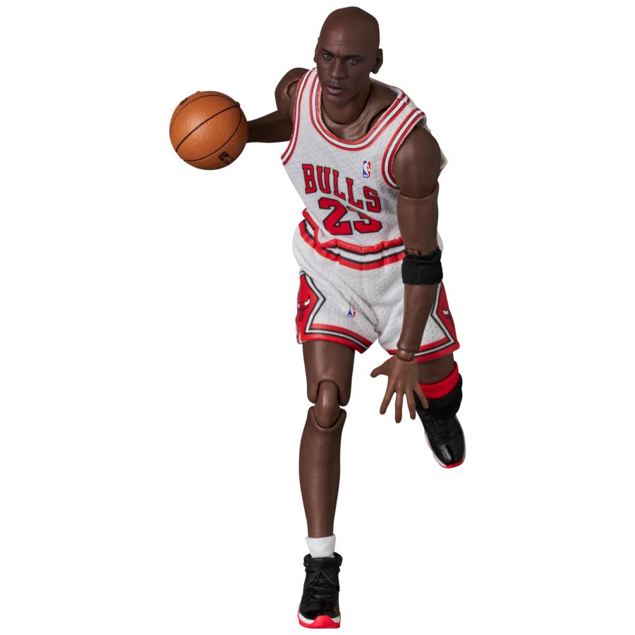 MAFEX No.255 Michael Jordan Chicago Bulls HOME Figure Pre-sale Ships Late March