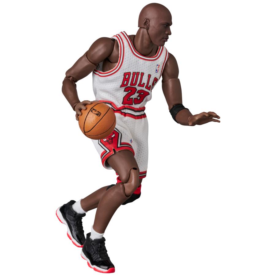 MAFEX No.255 Michael Jordan Chicago Bulls HOME Figure Pre-sale Ships Late March