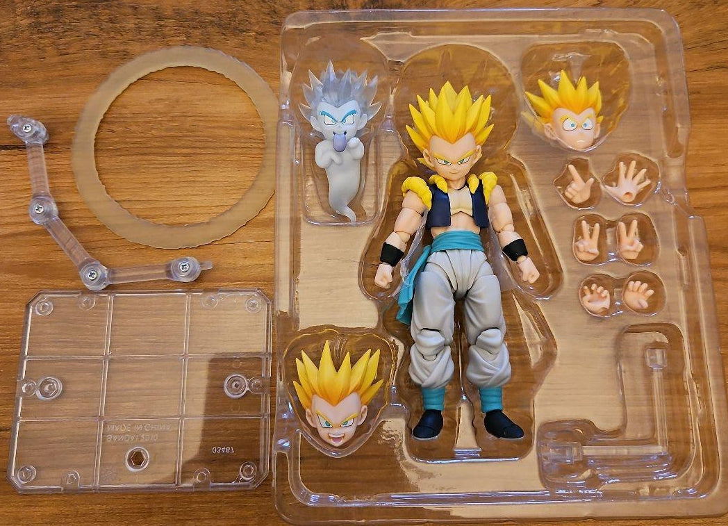 USED S.H.Figuarts Super Saiyan Gotenks Dragon Ball Z Action Figure from Japan