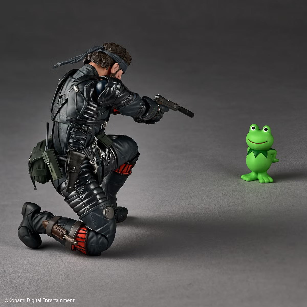 Revoltech Amazing Yamaguchi Naked Snake Sneaking Suit Ver. MGS Δ Figure Feb 2027 w/ Accessories