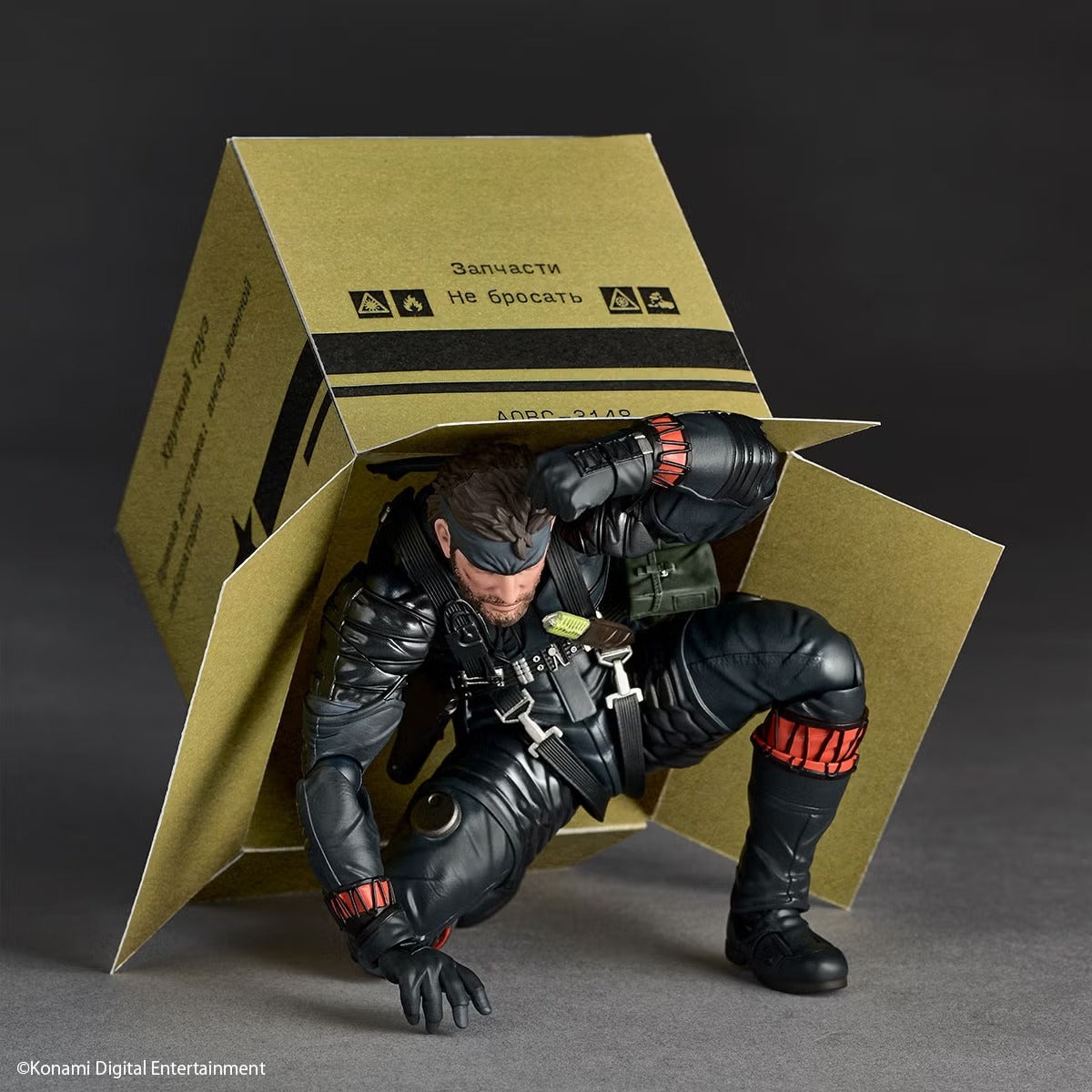 Revoltech Amazing Yamaguchi Naked Snake Sneaking Suit Ver. MGS Δ Figure Feb 2027 w/ Accessories